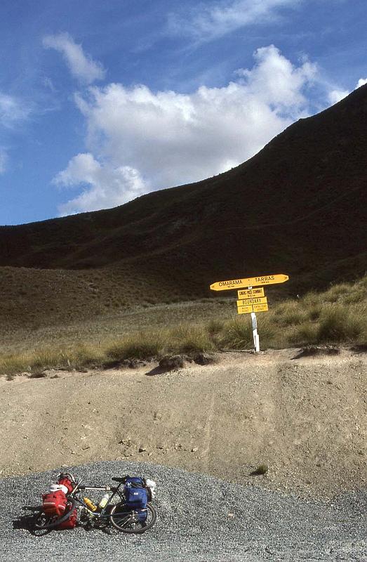 WT 0200 048-27 New Zealand Lindis Pass.jpg